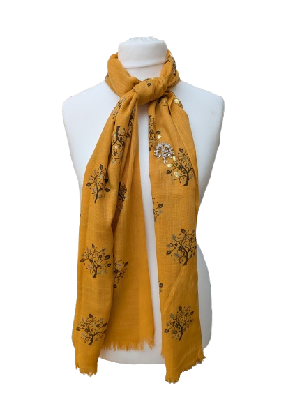 Add some colour to your wardrobe with these scarves with brooch included!
Available in 3 colours: Burgundy, Mustard & Pink